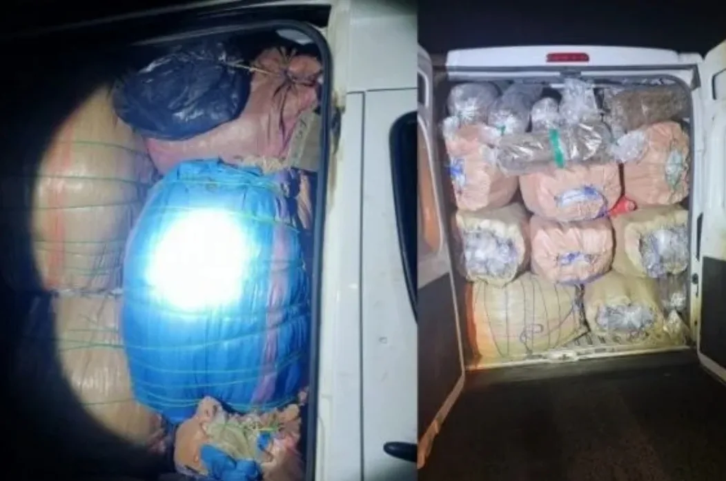 القنيطرة :     المخابرات المغربية تجهض عملية تهريب ضخمة وتحجز 2,4 طنا من المخدرات