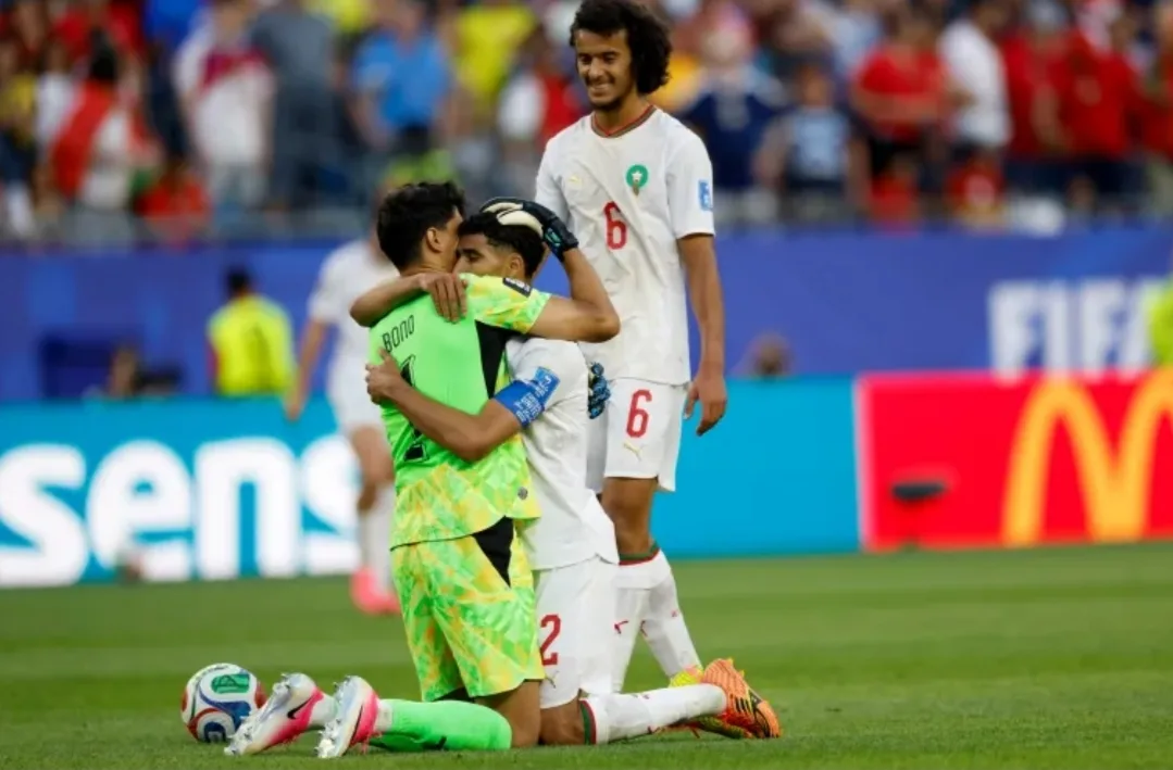 قبل مواجهة هولندا … حكيمي يشعل حماس المغاربة :    نحلم برفع كأس العالم