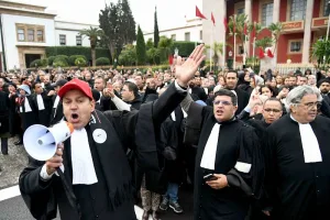 المحامون يصعّدون ضد مشروع قانون المهنة ويؤكدون غياب أي حوار مع الحكومة