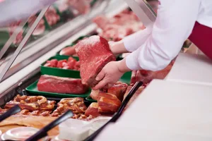 غلاء اللحوم الحمراء يعود إلى الواجهة بعد العيد وأسعار الناظور تبلغ مستويات قياسية