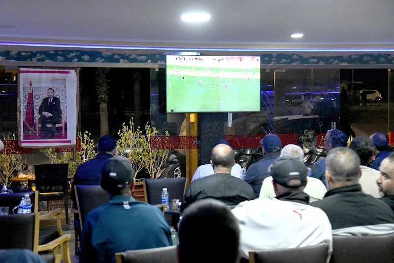زيادات المقاهي خلال المباريات تعيد الجدل بين المهنيين وجمعيات حماية المستهلك