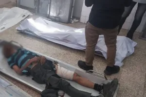 مقتل ثلاثة بينهم طفل في غارة إسرائيلية وسط غزة وتصعيد متواصل في القطاع