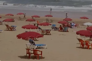شواطئ المحمدية تحت ضغط الإقبال الصيفي ومطالب بتعزيز المرافق الأساسية