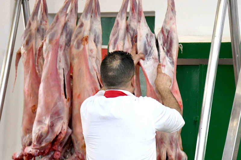 أسعار اللحوم مرشحة لارتفاع جديد بعد استئناف المجازر