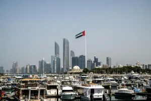 الإمارات تعلن استهداف ناقلتين في مضيق هرمز وتدين الهجوم