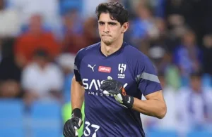 ياسين بونو يغادر الهلال وباريس سان جيرمان تطارده … الحارس المغربي العالمي أكبر من حدود الدوري السعودي