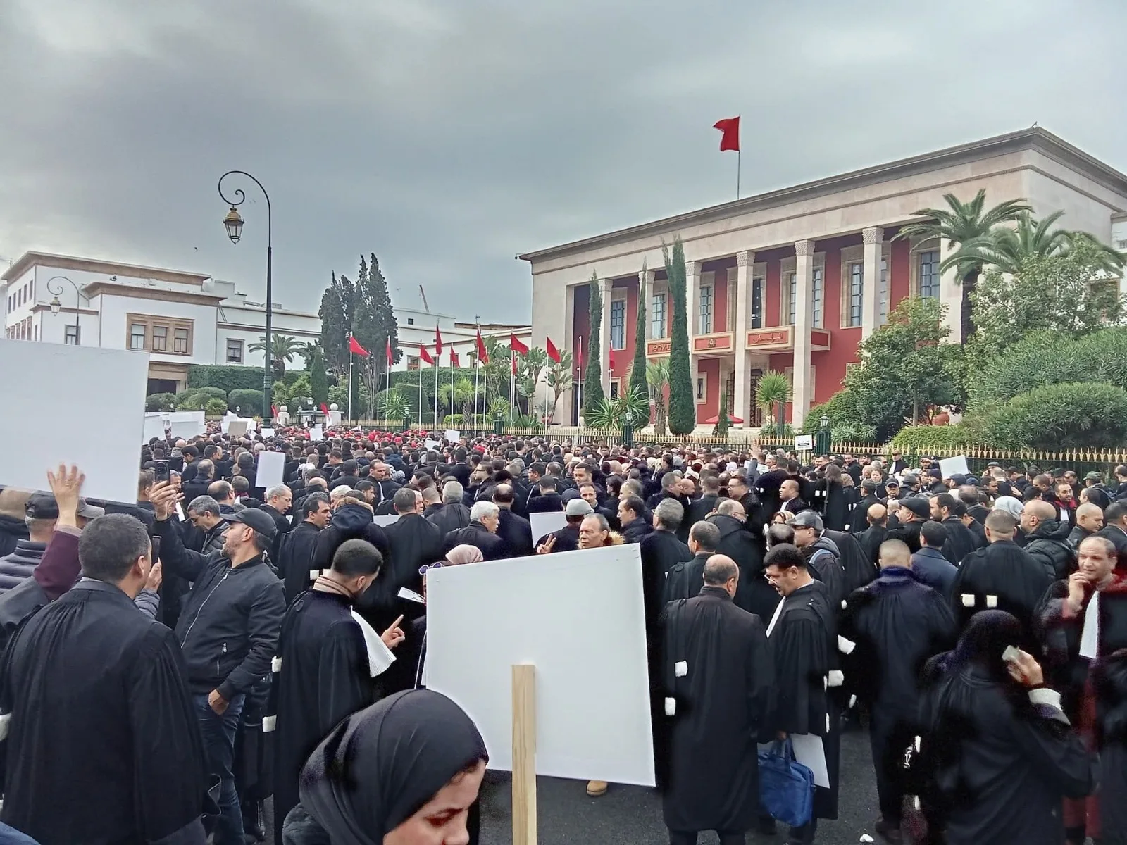 جمعية هيئات المحامين تلوّح بتصعيد غير مسبوق رفضاً لمشروع قانون المهنة