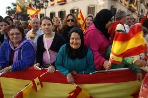 بوريطة يعلن إجراءات استثنائية لتسريع الخدمات القنصلية للمغاربة بإسبانيا