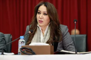 الرميلي تتجه لسحب تفويض الثقافة والرياضة من الناصري وسط توتر داخل مجلس الدار البيضاء