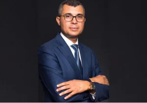 القضاء الزجري بالدار البيضاء يحدد موعد محاكمة سياسي بارز على خلفية اتهامات ثقيلة بالتشهير وانتحال صفة مهنية