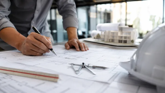 توقيف ثلاثة مهندسين معماريين بطنجة تطوان الحسيمة عن الممارسة لمدة ستة أشهر