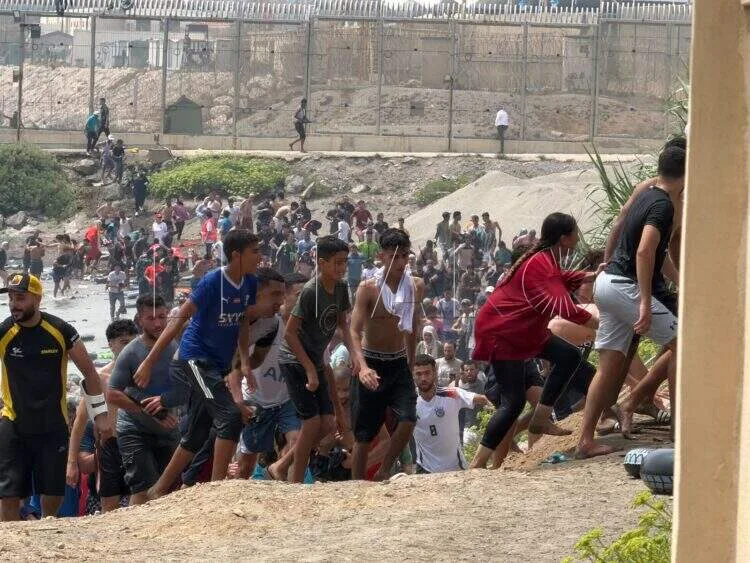 فييخو يطالب بإعلان سبتة “ذات أهمية للأمن القومي” وسط تصاعد محاولات العبور