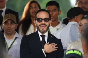 رئيس كولومبيا المنتخب يعتزم إغلاق سفارات بينها الجزائر وجنوب إفريقيا
