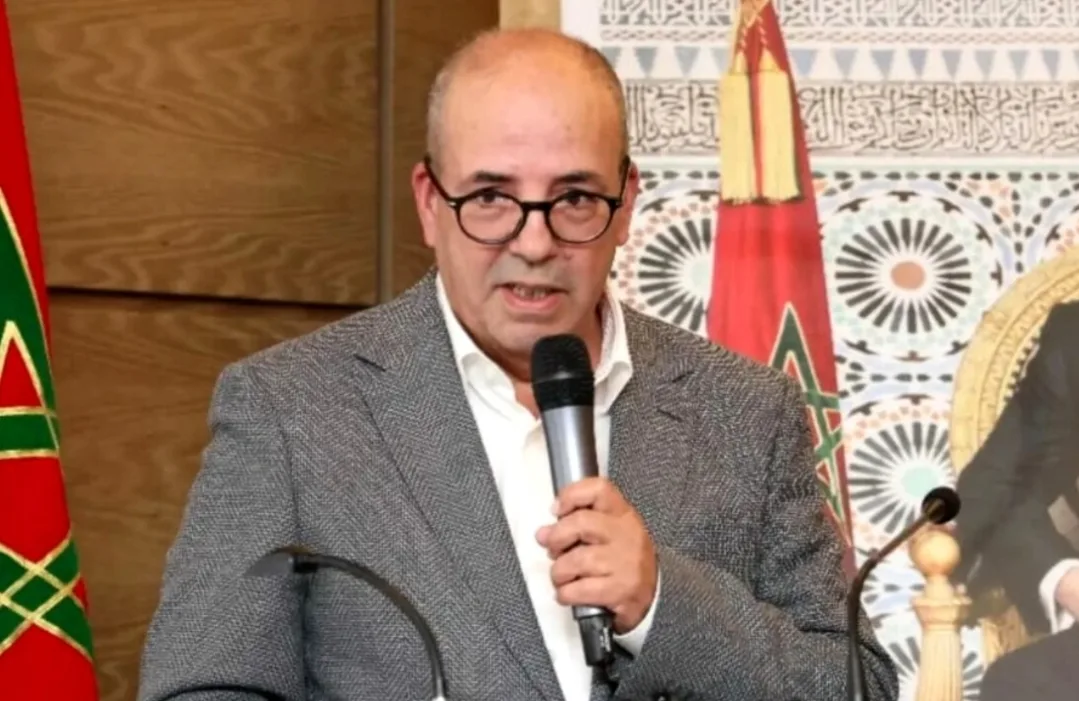 الحسيمة :     وزير الفلاحة يجتمع بكبار منتخبي الإقليم لوضع 31 جماعة قروية في صلب برنامج فك العزلة وفتح مسالك طرقية جديدة
