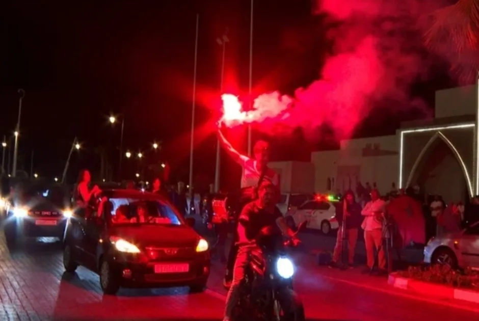 هولندا :     فرحة التأهل المغربي تنقلب إلى ليلة ساخنة في لاهاي … 29 معتقلًا بعد احتفالات الجالية المغربية