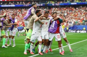 المغرب الفاسي بطلاً للبطولة الاحترافية .. نهضة بركان وصيفاً ويعقوب المنصور وأولمبيك آسفي إلى القسم الثاني