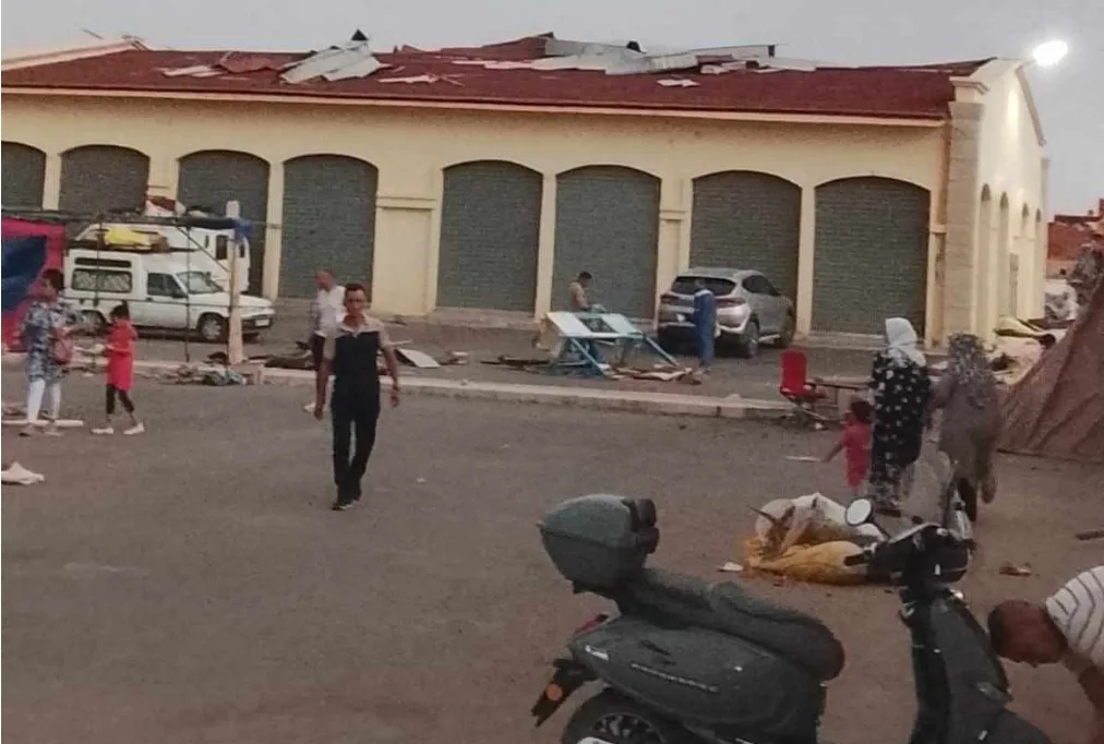 جرادة :       رياح قوية تعري محلات “الجوطية الجديدة” وتثير تساؤلات حول جودة المشروع