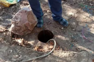 الحسيمة :     سكان جماعة الرواضي يعيشون أزمة العطش بسبب إنقطاع الماء الصالح للشرب ( عريضة بمئات التوقيعات )