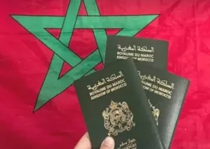 جواز السفر المغربي يتفوق على نظيره الجزائري بـ 15 دولة دون تأشيرة !