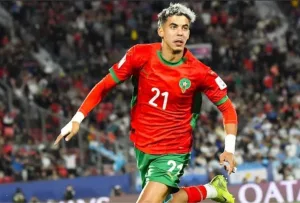 بعد 6 أشهر فقط .. ياسر زبيري يطوي صفحة رين وينتقل إلى الدوري الإسباني الممتاز