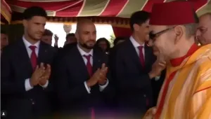 بعد استقبالهم من طرف الملك … لاعبو المنتخب المغربي يعربون عن سعادتهم واعتزازهم بالمشاركة في احتفالات عيد العرش