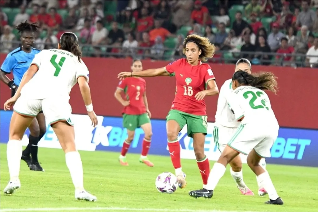 المنتخب المغربي سيدات يهزم منتخب كابرانات الجزائر ويعتلي صدارة مجموعة كأس أمم إفريقيا
