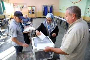 الانتخابات التشريعية بالجزائر تسجل أدنى نسبة مشاركة تاريخيا عند 20,79 في المائة