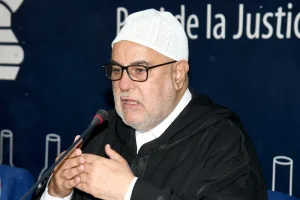 بنكيران يسحب كلمة “القندوح” ويقدم اعتذاره