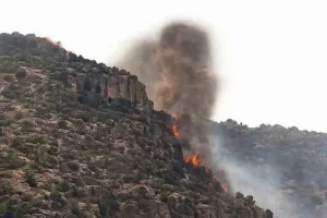 طائرتا “كانادير” تدعمان جهود احتواء حريق غابة إنفرك بأزيلال