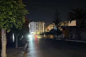 انتقادات رسمية شديدة تحاصر عمدة طنجة بسبب تدهور النظافة والإنارة تزامناً مع  الزيارة  الملكية