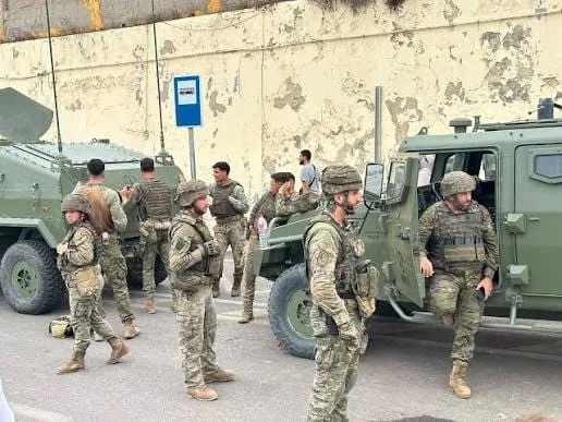سبتة :     عدوى “الحكة” تحاصر الجنود الإسبان وتكشف ارتباكًا صحيًا بعد أزمة الهجرة وتثير القلق داخل الثكنات