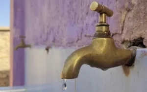 حقوقيون بدمنات يطالبون بإنهاء أزمة انقطاع الماء الصالح للشرب