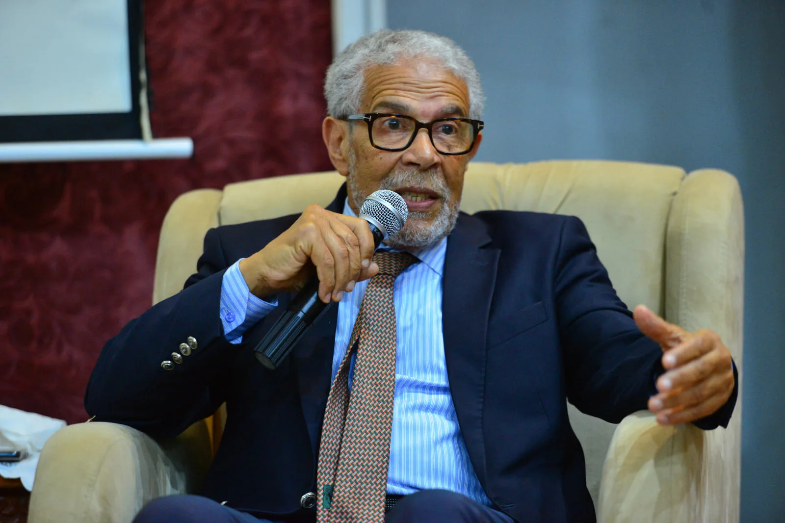الجامعي يدعو المحامين إلى إنهاء التوقف عن تقديم الخدمات والعودة إلى المحاكم