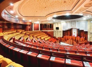 الفن والسياسة في المغرب.. أسماء تنفي وأخرى تقترب من سباق انتخابات 2026