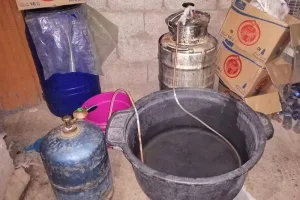 الدرك يطيح بورشة سرية للمخدرات والمسكرات بإقليم آسفي