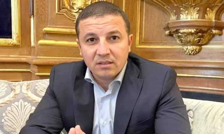 إسبانيا تعتقل معارضاً جزائرياً بالتزامن مع زيارة سانشيز للجزائر.. اعتقال يفتح باب التساؤلات حول «صفقة» مع نظام تبون