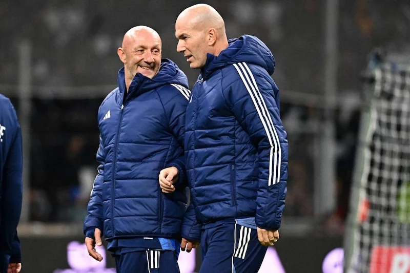 بارتيز يعود إلى المنتخب الفرنسي من بوابة الجهاز الفني لزيدان
