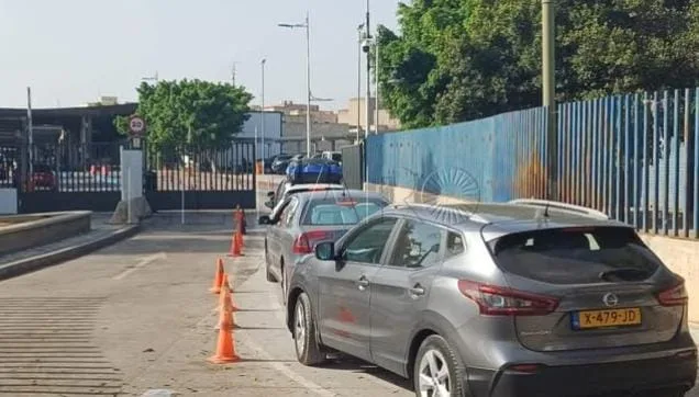 الناظور :      300 سيارة تُحوَّل بعيداً عن ميناء مليلية … وميناء بني أنصار يدخل كبديل لحل الأزمة