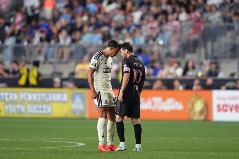غرامة لميسي بعد واقعة مع لاعب فيلادلفيا