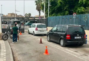 بني أنصار :      بعد 3 أيام من التوتر … الهدوء يعود إلى باب مليلية ، آلاف العابرين و600 سيارة تغادر المدينة المحتلة