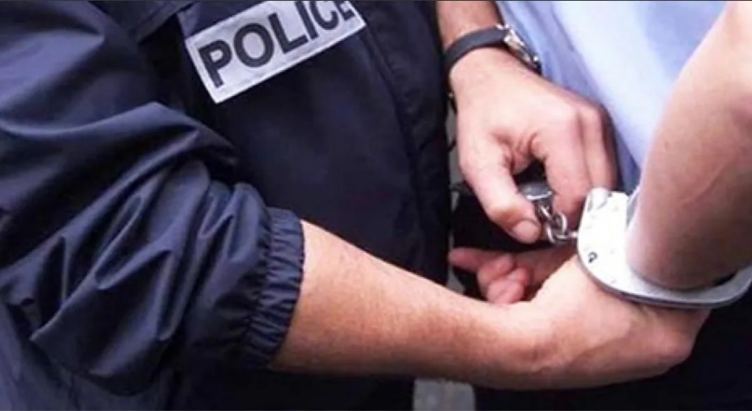 مكناس :     شرطي يطلق النار على شخص هائج اعتدى على والدته بالضرب