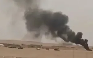 النيران تلتهم مقرات ومركبات مسؤولي عصابات البوليساريو داخل مخيمات تندوف … غضب يتسع ويضع الجبهة والنظام الجزائري تحت الضغط