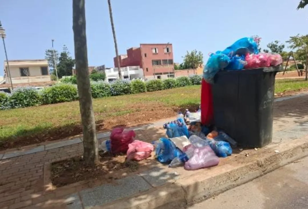 السعيدية :     عقد التدبير المفوض للنظافة بـمليارين و 200 مليون يثير الجدل ويفتح ملف دراسة الجدوى !؟