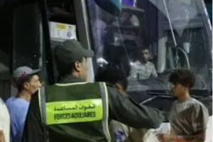 الناظور :     توقيف عشرات “الحراكة” كانوا في طريقهم إلى مليلية وتشديد أمني على الشريط الساحلي تحسباً لمحاولات الإقتحام
