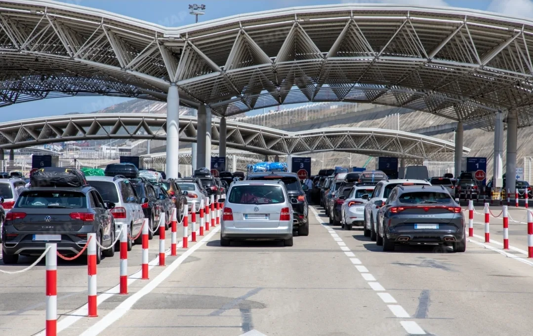 مرحبا 2026 … انسيابية كبيرة بميناء طنجة المتوسط وتعبئة استثنائية لتسهيل عودة مغاربة العالم