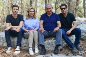 نتنياهو يفجّر مفاجأة :    إيران حاولت اغتيال أحد أبنائي !
