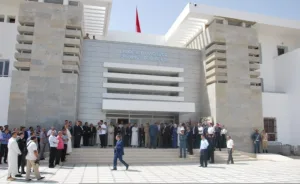 الدريوش :    موظف بعمالة الإقليم متهم بتوجيه مرشح برلماني واستمالة المنتخبين باسم “التعليمات” مقابل المال