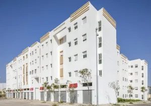 الحسيمة :   من بيع مستحضرات التجميل البسيطة إلى عالم الاستثمارات بالملايير .. كيف تضخمت ثروة يوسف اسكار ؟ وأسئلة محرجة حول مصادر التمويل والعلاقات المثيرة للجدل