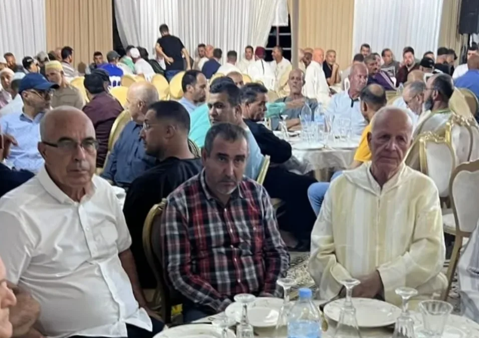 الدريوش :      مرشح يعلن فوزه بمقعد برلماني قبل الاقتراع ومحاولات استمالة منتخبين بالمال تضع السلطات أمام امتحان الرقابة