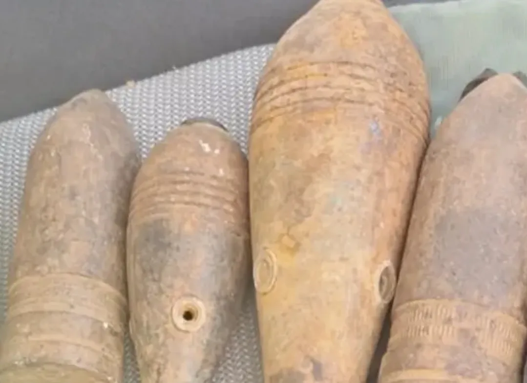 طنجة :     منشور غامض على مواقع التواصل يقود الأمن إلى خمسة مقذوفات وسط المدينة